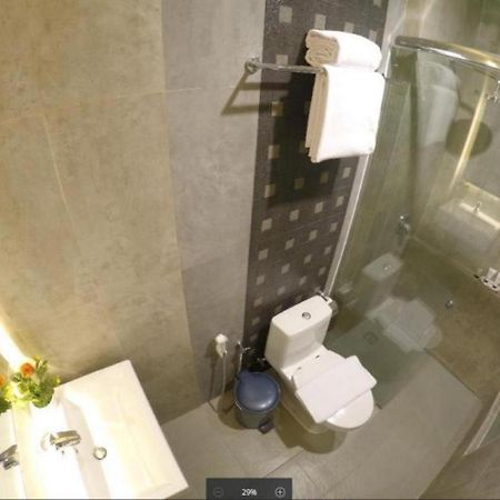 Biz Boulevard Hotel Манадо Екстер'єр фото