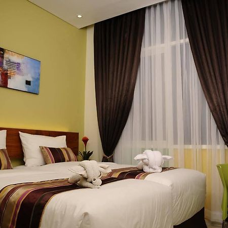Biz Boulevard Hotel Манадо Екстер'єр фото