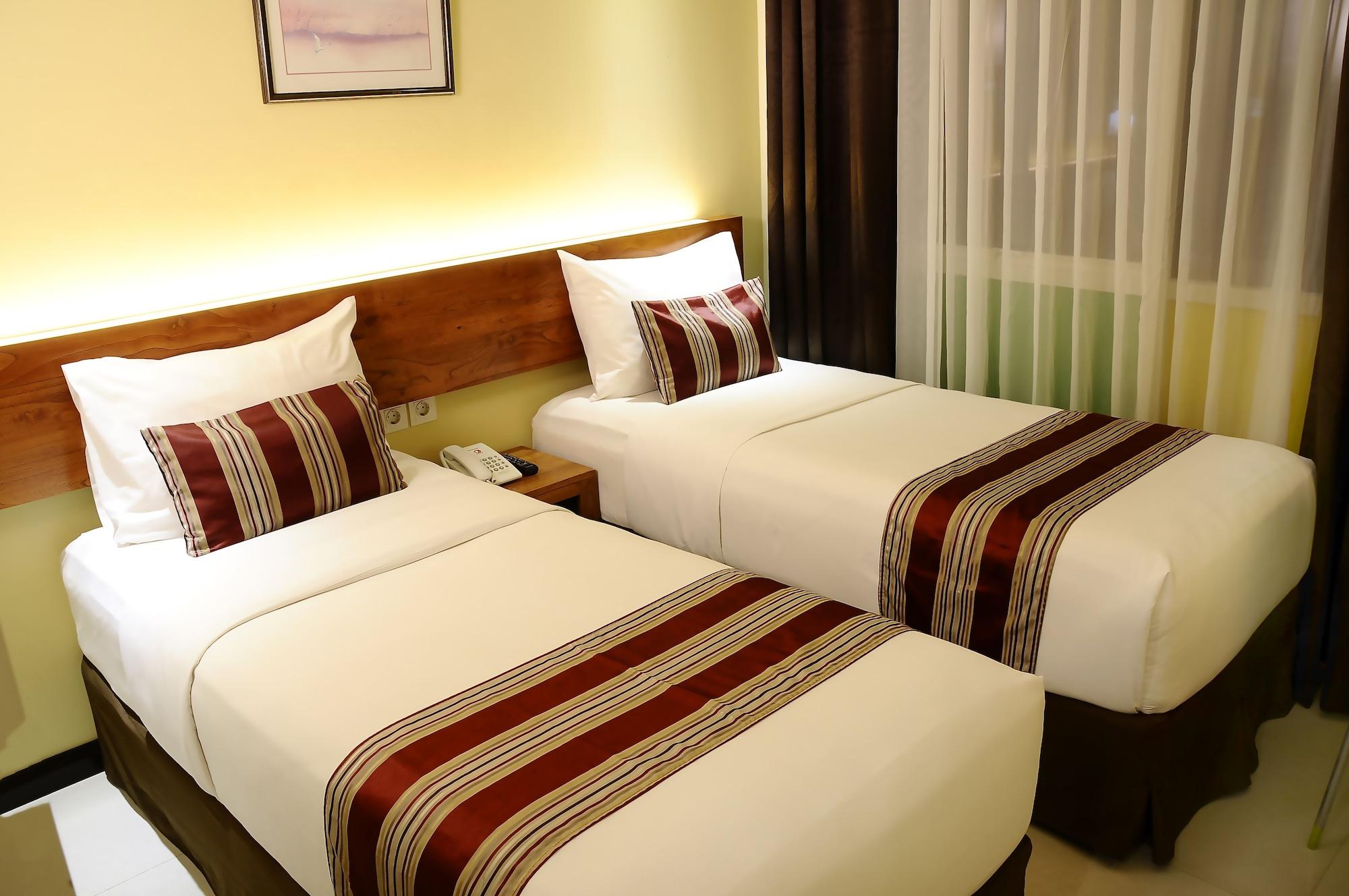 Biz Boulevard Hotel Манадо Екстер'єр фото