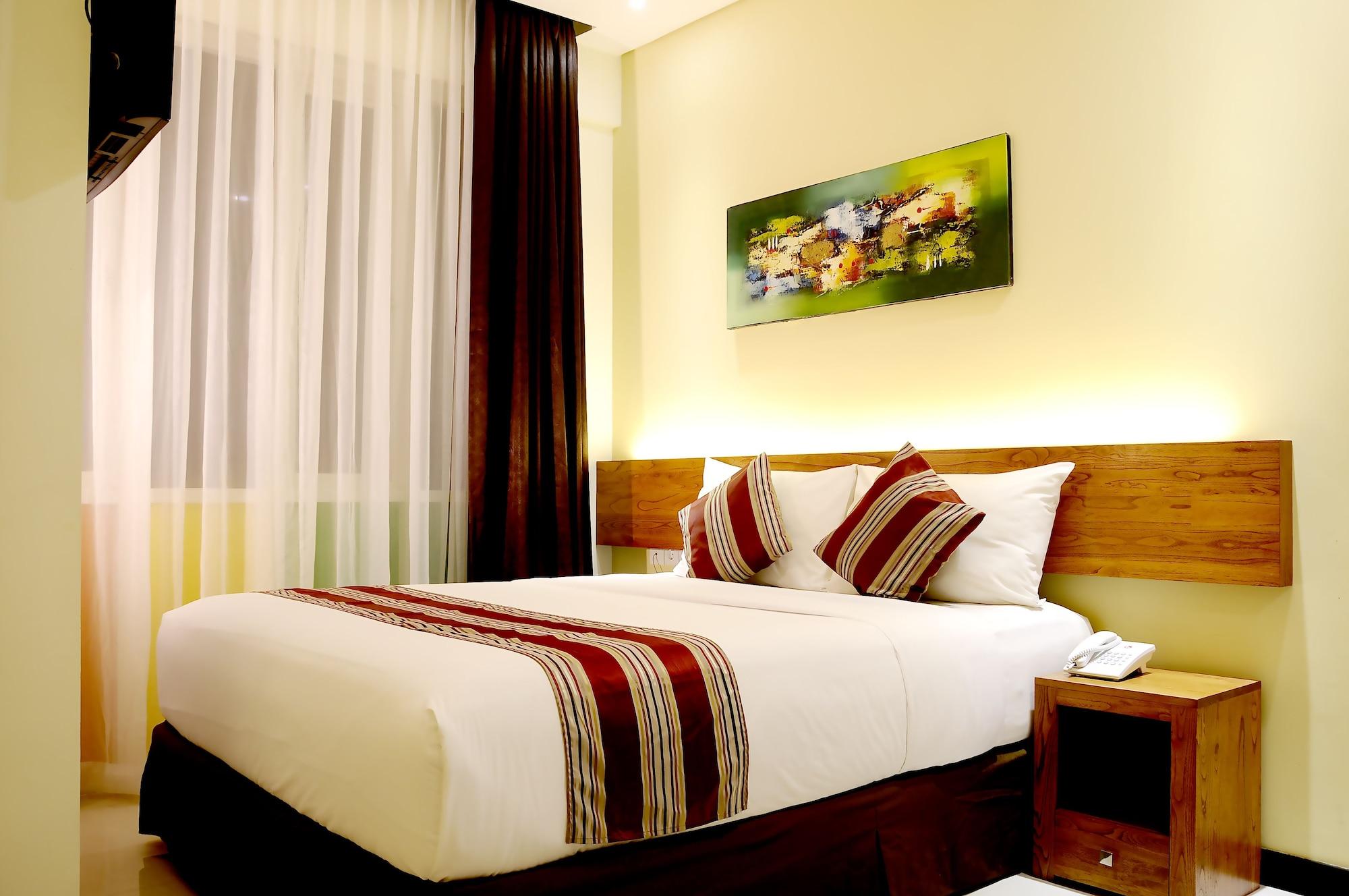Biz Boulevard Hotel Манадо Екстер'єр фото