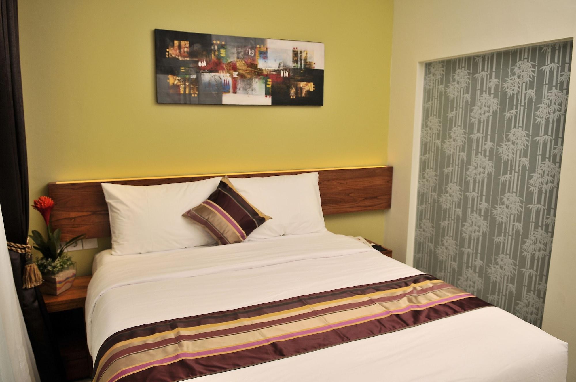 Biz Boulevard Hotel Манадо Екстер'єр фото