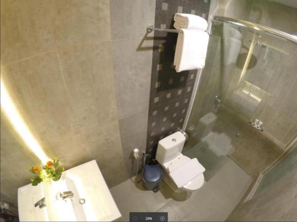 Biz Boulevard Hotel Манадо Екстер'єр фото