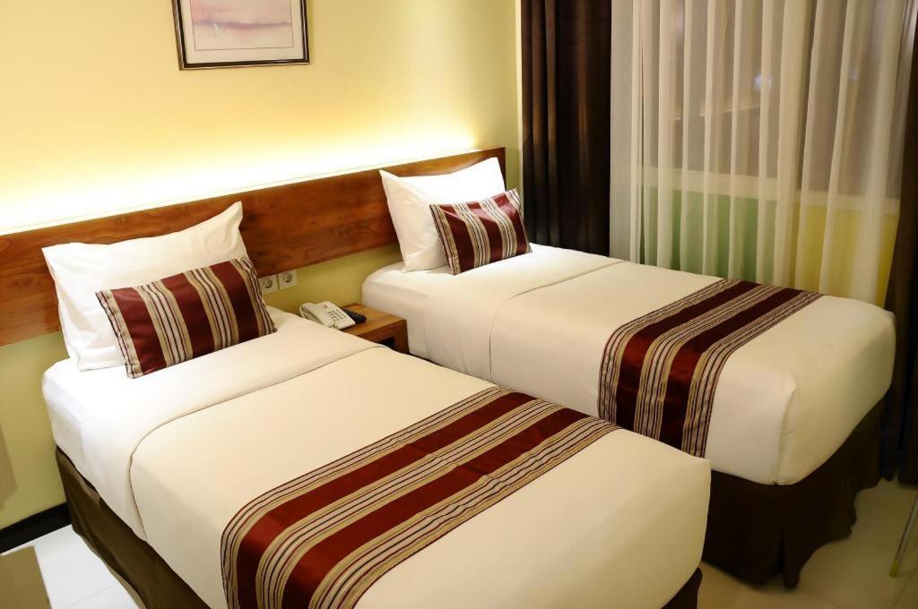 Biz Boulevard Hotel Манадо Екстер'єр фото