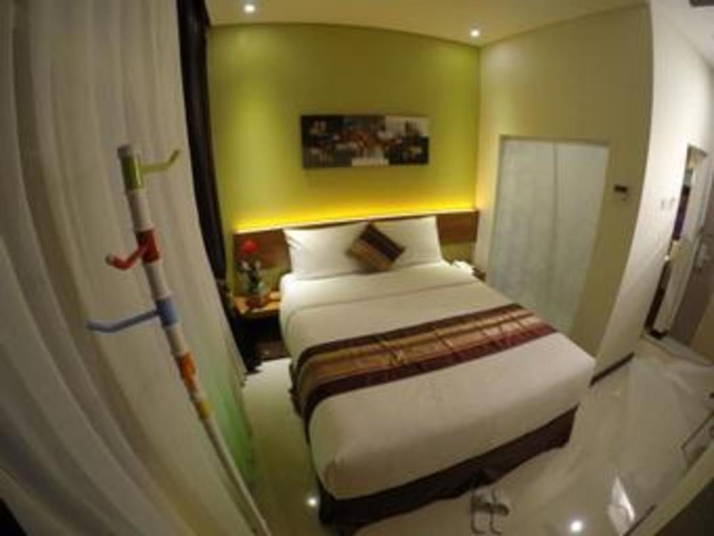 Biz Boulevard Hotel Манадо Екстер'єр фото