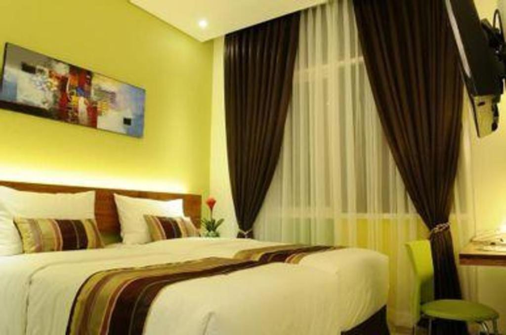 Biz Boulevard Hotel Манадо Екстер'єр фото